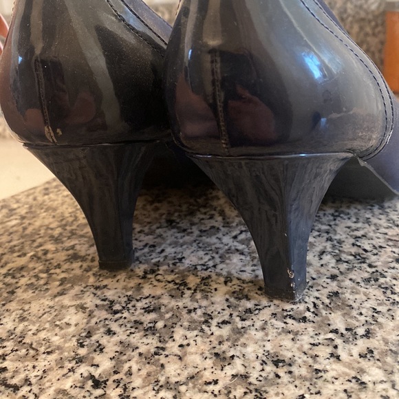 Short navy blue heels - Picture 3 of 3